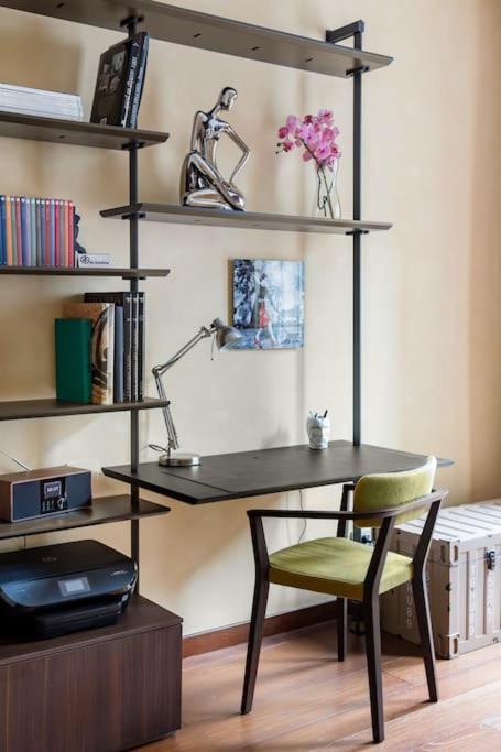 Elegant And Roomy Apartment